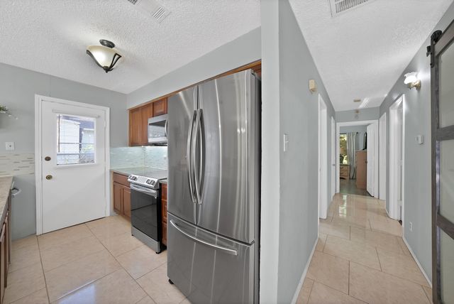 1124 Tyra Lane, Fort Worth, TX 76114