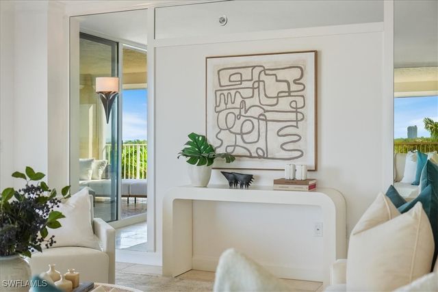 6597 Nicholas BLVD 601, Naples, FL 34108