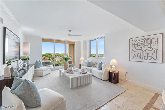 6597 Nicholas BLVD 601, Naples, FL 34108