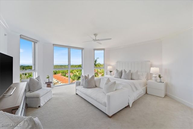 6597 Nicholas BLVD 601, Naples, FL 34108