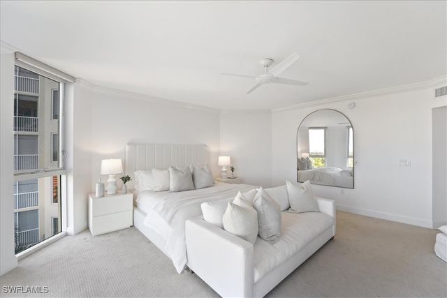 6597 Nicholas BLVD 601, Naples, FL 34108