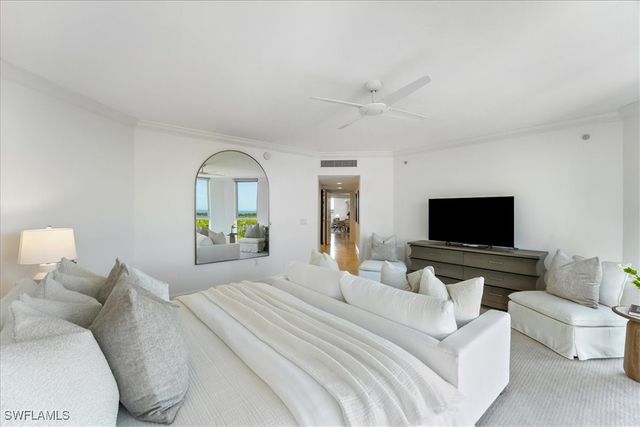 6597 Nicholas BLVD 601, Naples, FL 34108