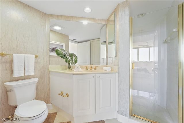 6597 Nicholas BLVD 601, Naples, FL 34108