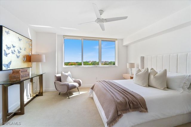 6597 Nicholas BLVD 601, Naples, FL 34108