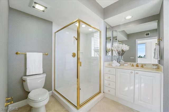 6597 Nicholas BLVD 601, Naples, FL 34108