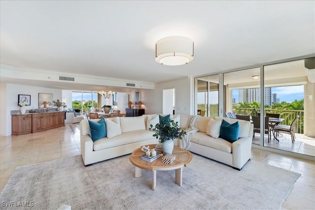 6597 Nicholas BLVD 601, Naples, FL 34108