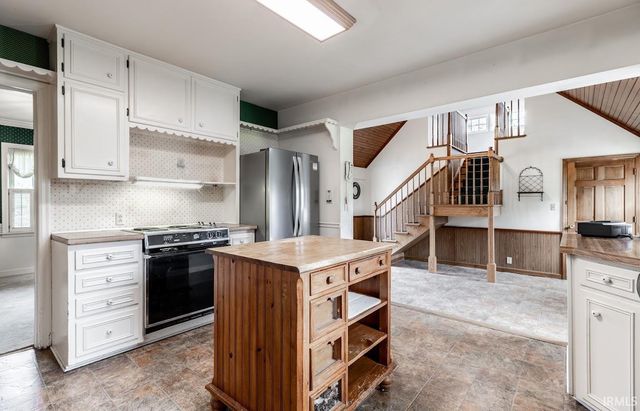 5313 Oak Hill Road, Evansville, IN 47711
