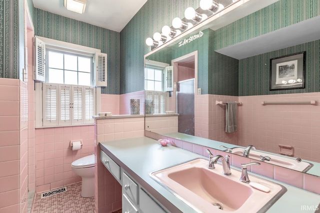 5313 Oak Hill Road, Evansville, IN 47711