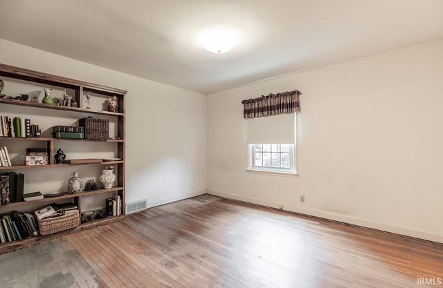 5313 Oak Hill Road, Evansville, IN 47711