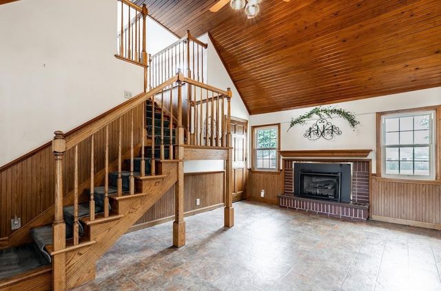 5313 Oak Hill Road, Evansville, IN 47711