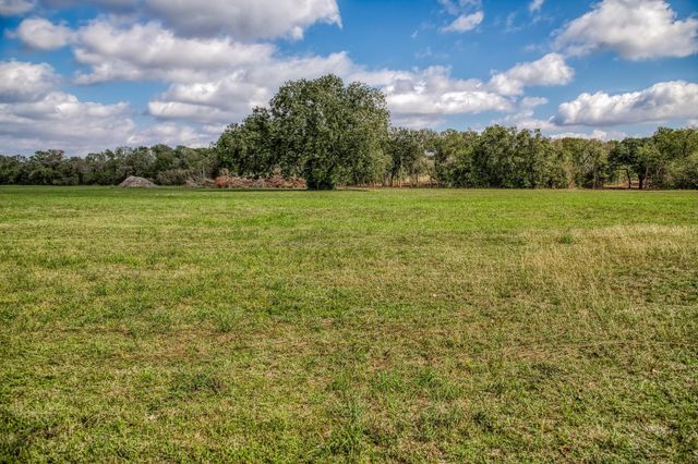 000 Sun Oil Road, Brenham, TX 77833