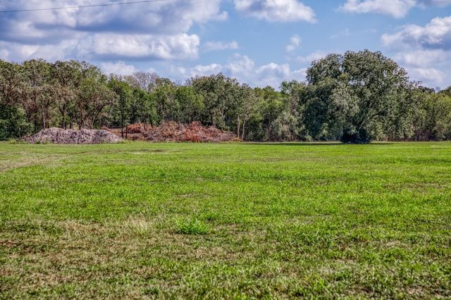 000 Sun Oil Road, Brenham, TX 77833