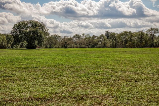 000 Sun Oil Road, Brenham, TX 77833