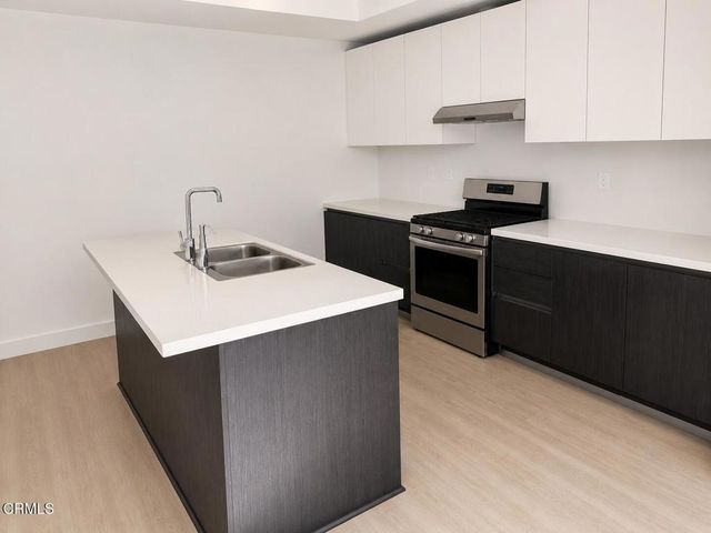 60 S Vinedo Avenue 102, Pasadena, CA 91107