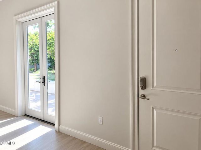 60 S Vinedo Avenue 102, Pasadena, CA 91107