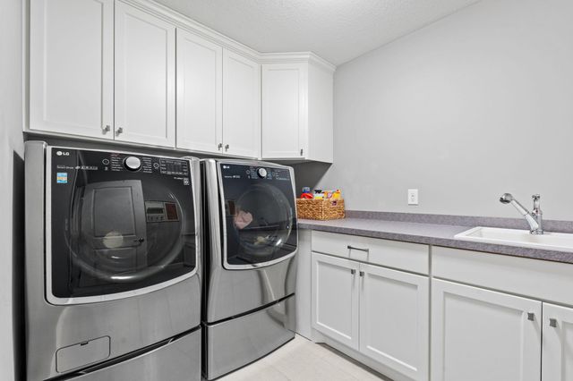 5275 Ranchview Lane N, Plymouth, MN 55446