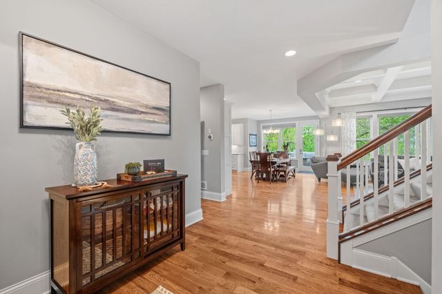 5275 Ranchview Lane N, Plymouth, MN 55446