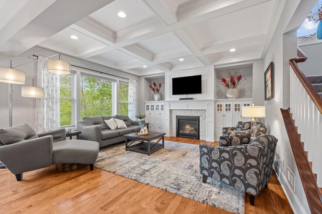 5275 Ranchview Lane N, Plymouth, MN 55446