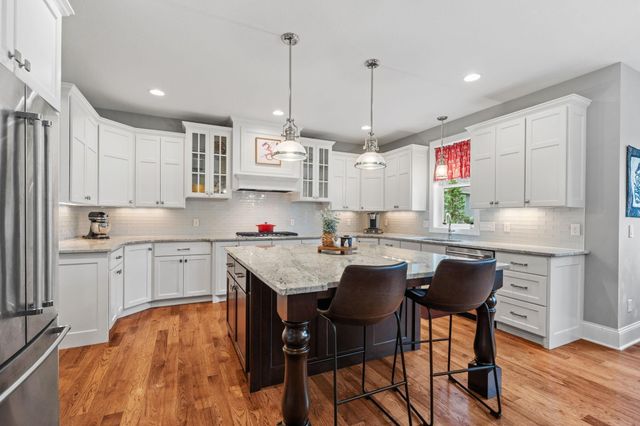 5275 Ranchview Lane N, Plymouth, MN 55446
