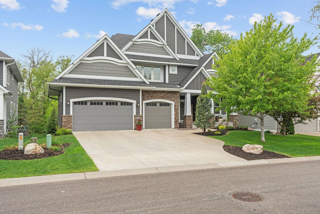 5275 Ranchview Lane N, Plymouth, MN 55446