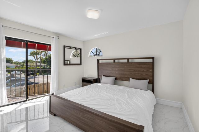 4310 Village Drive D, Delray Beach, FL 33445