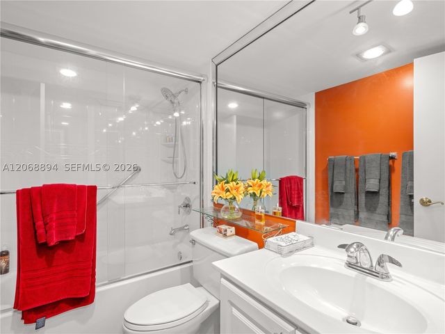 2314 S Cypress Bend Dr, Pompano Beach, FL 33069