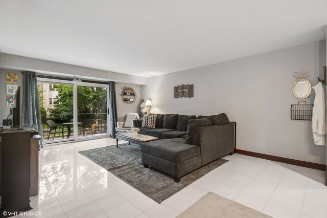 205 Ridge Road 204, Wilmette, IL 60091