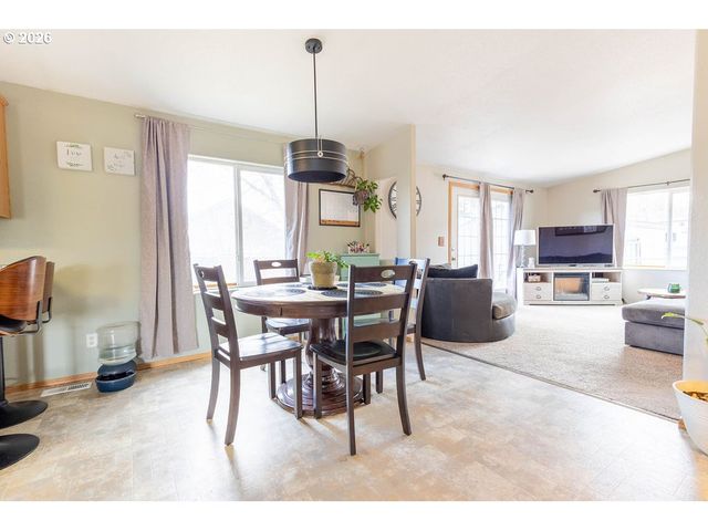 10500 W 5TH St, Island City, OR 97850