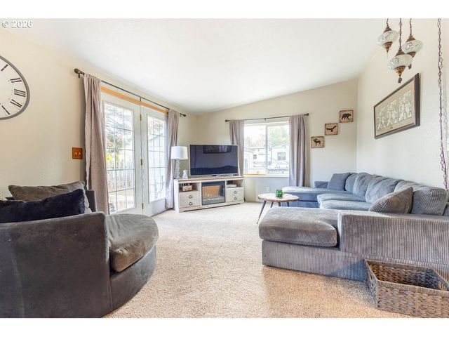 10500 W 5TH St, Island City, OR 97850