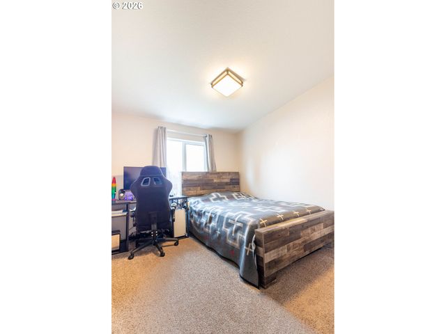 10500 W 5TH St, Island City, OR 97850