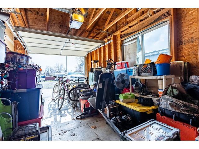 10500 W 5TH St, Island City, OR 97850