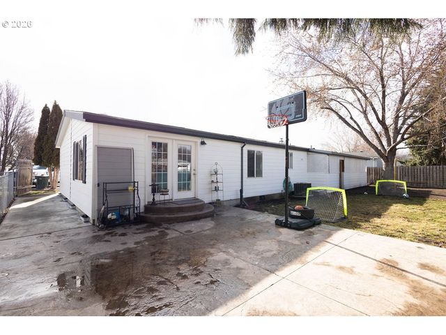 10500 W 5TH St, Island City, OR 97850