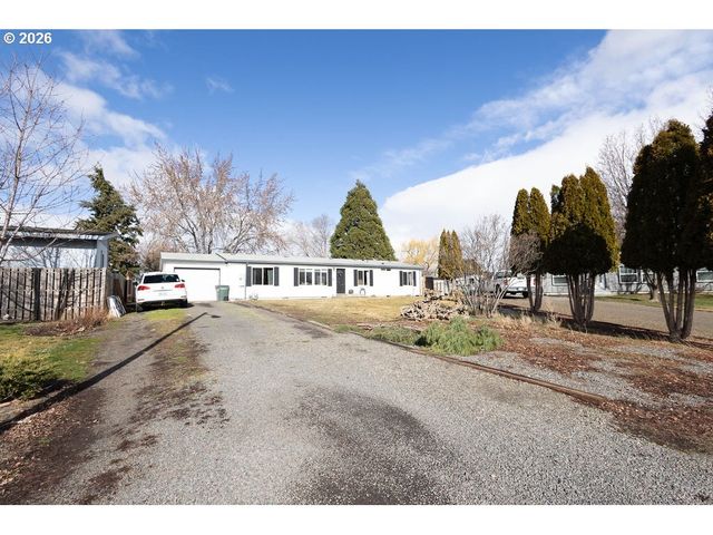10500 W 5TH St, Island City, OR 97850
