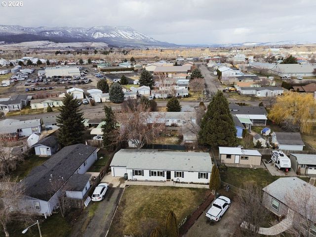 10500 W 5TH St, Island City, OR 97850