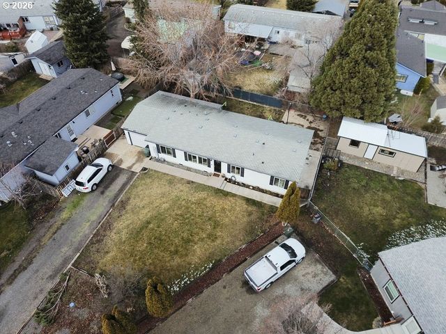 10500 W 5TH St, Island City, OR 97850