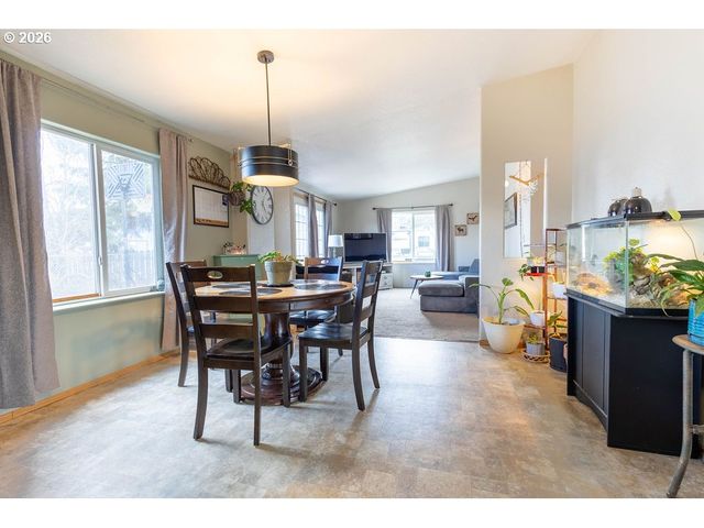 10500 W 5TH St, Island City, OR 97850