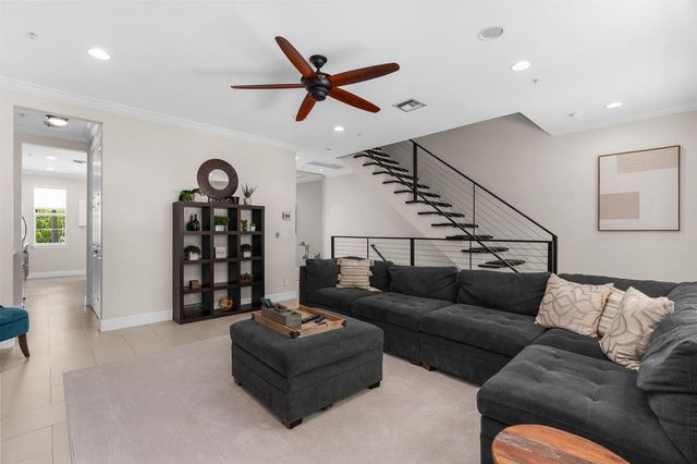 362 W Cannery Row Circle, Delray Beach, FL 33444