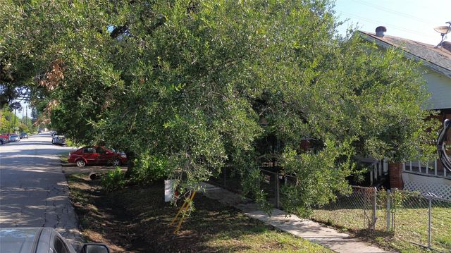 1918 Everett Street, Houston, TX 77009