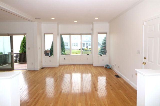 141 Grovers Ave 141, Winthrop, MA 02152