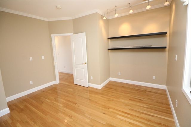 141 Grovers Ave 141, Winthrop, MA 02152