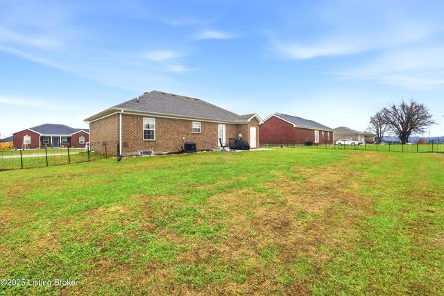 310 Oak Hill Ct, Bardstown, KY 40004