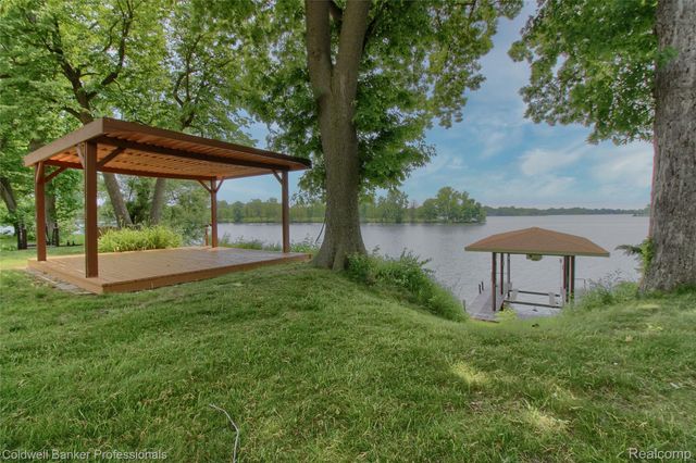 11770 Sunset Lane, Van Buren Charter Township, MI 48111