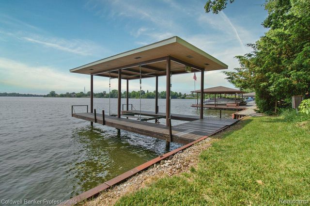 11770 Sunset Lane, Van Buren Charter Township, MI 48111