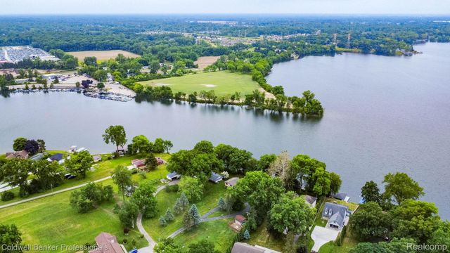 11770 Sunset Lane, Van Buren Charter Township, MI 48111