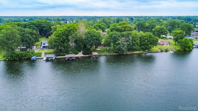 11770 Sunset Lane, Van Buren Charter Township, MI 48111