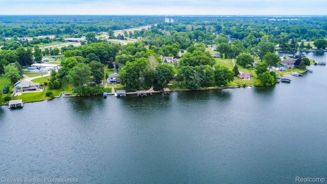11770 Sunset Lane, Van Buren Charter Township, MI 48111