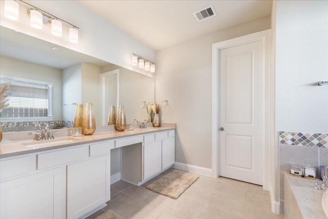 4114 Basin Park Drive, Manvel, TX 77578