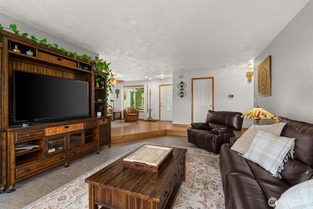 126 Riverview Drive, Chehalis, WA 98532