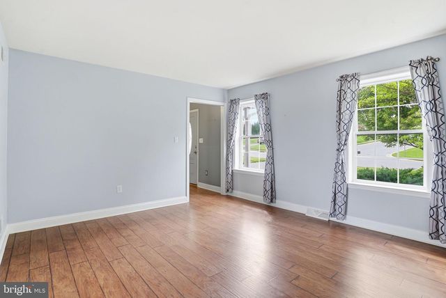 608 REDWOOD DR, Lancaster, PA 17602