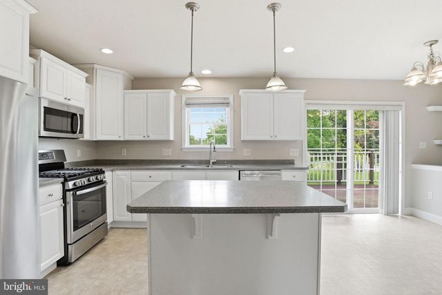 608 REDWOOD DR, Lancaster, PA 17602